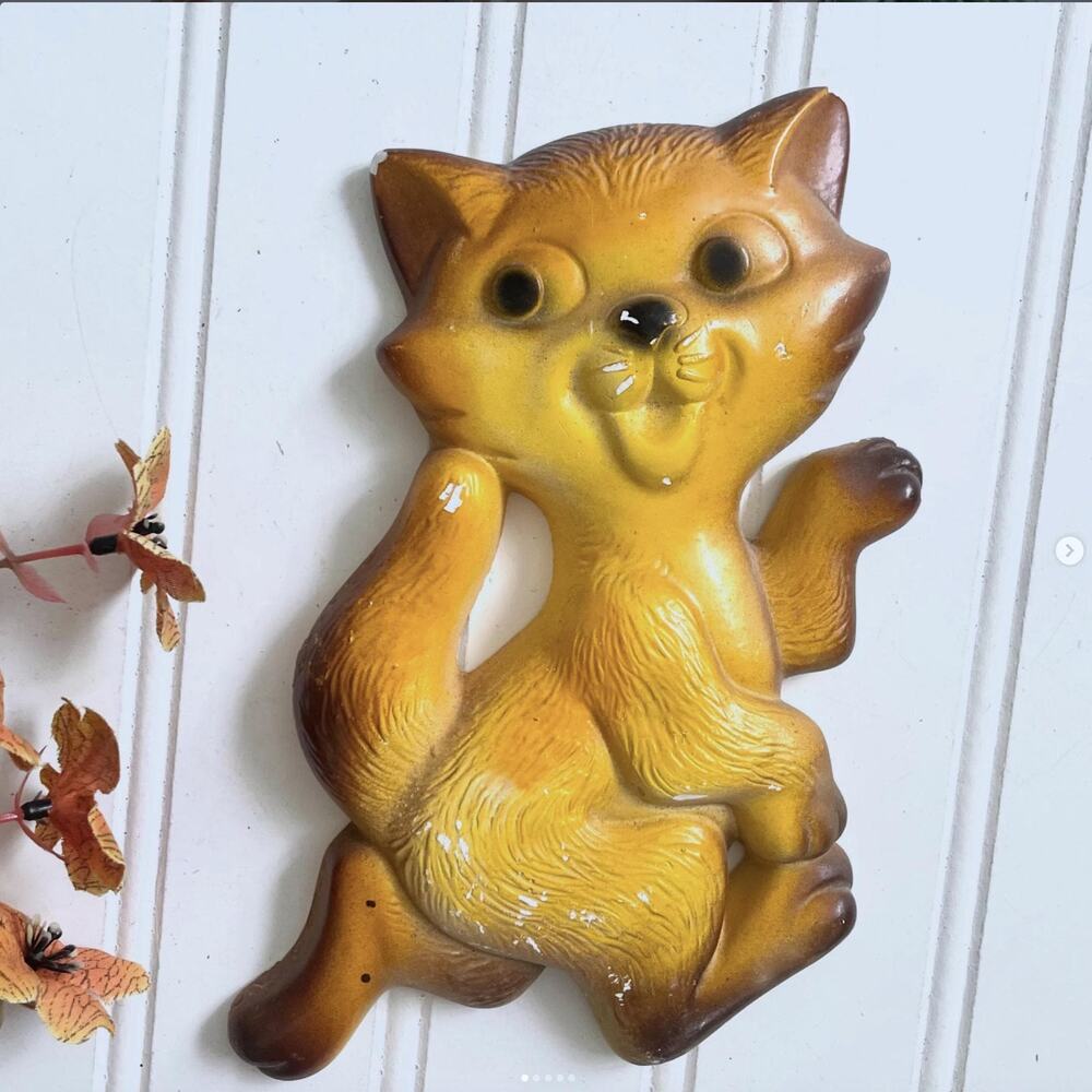 Vintage Chippy Chalk Cat Baby Nursery Wall Plaque Unmarked Miller Studio Kitsch